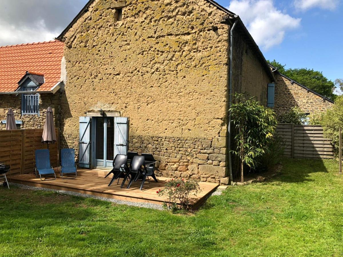 Gites De La Touche Aux Pourvoirs Combourg Exteriér fotografie