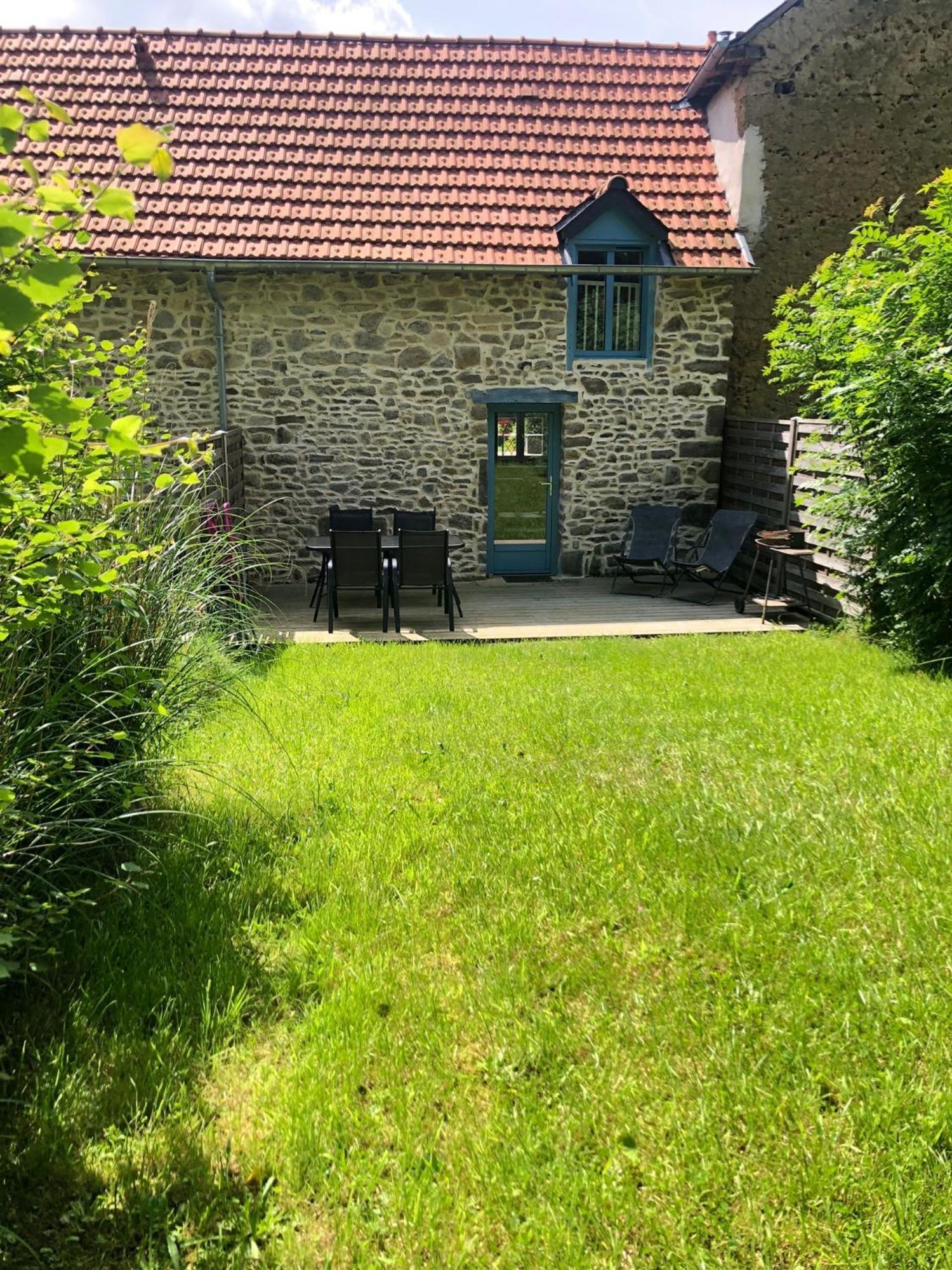 Gites De La Touche Aux Pourvoirs Combourg Exteriér fotografie