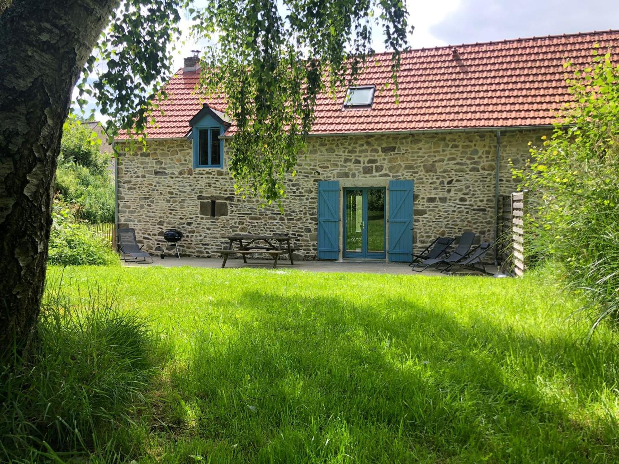 Gites De La Touche Aux Pourvoirs Combourg Exteriér fotografie